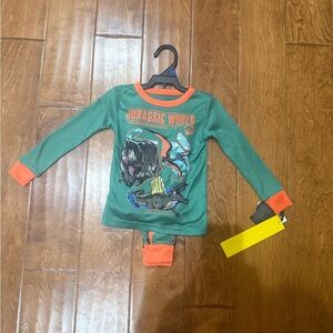 NWT Size 4T Jurassic World Kids Pajama Set
